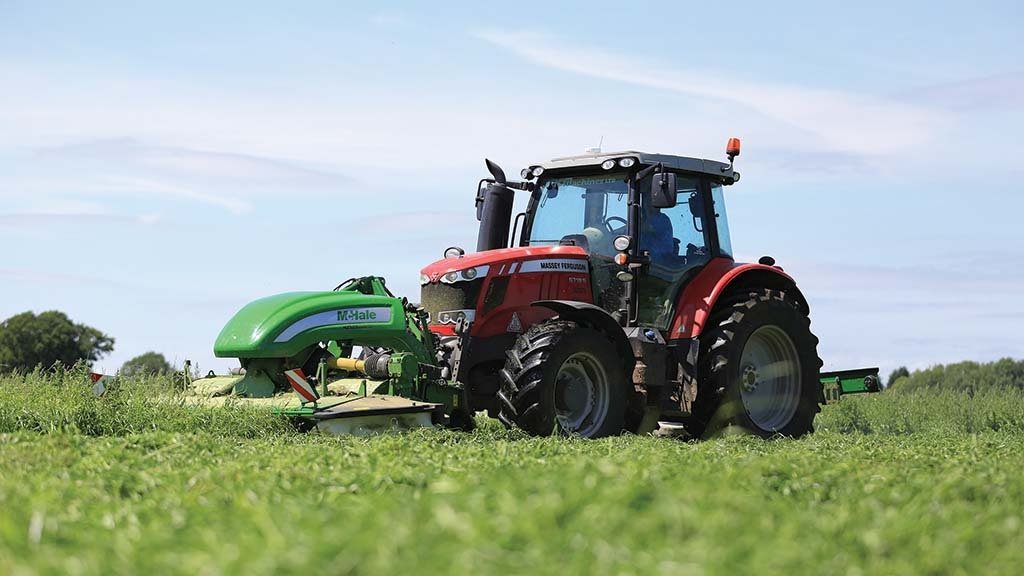 Four-cylinder ‘pocket rockets’ are now prevalent on many farms, however, the first to break the 200hp mark was the 6718S from Massey Ferguson. Alex Heath speaks to a Staffordshire farmer who is making use of the high power to weight ratio tractor.
